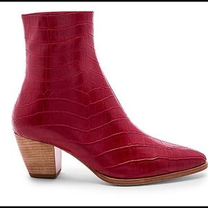 Raye Red Croc Pattern Booties, sz 8.5